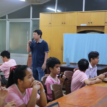 Trung tâm Sao Mai giới thiệu ứng dụng đọc sách SM Readmate và thư viện sách tiếp cập cho học sinh khiếm thị Nhật Hồng