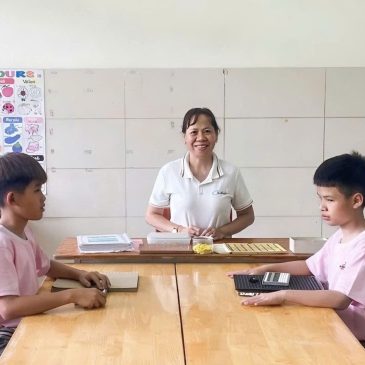 Hai thập kỷ gắn bó với lớp học chữ nổi tại Trung tâm Bảo Trợ Khiếm Thị Nhật Hồng